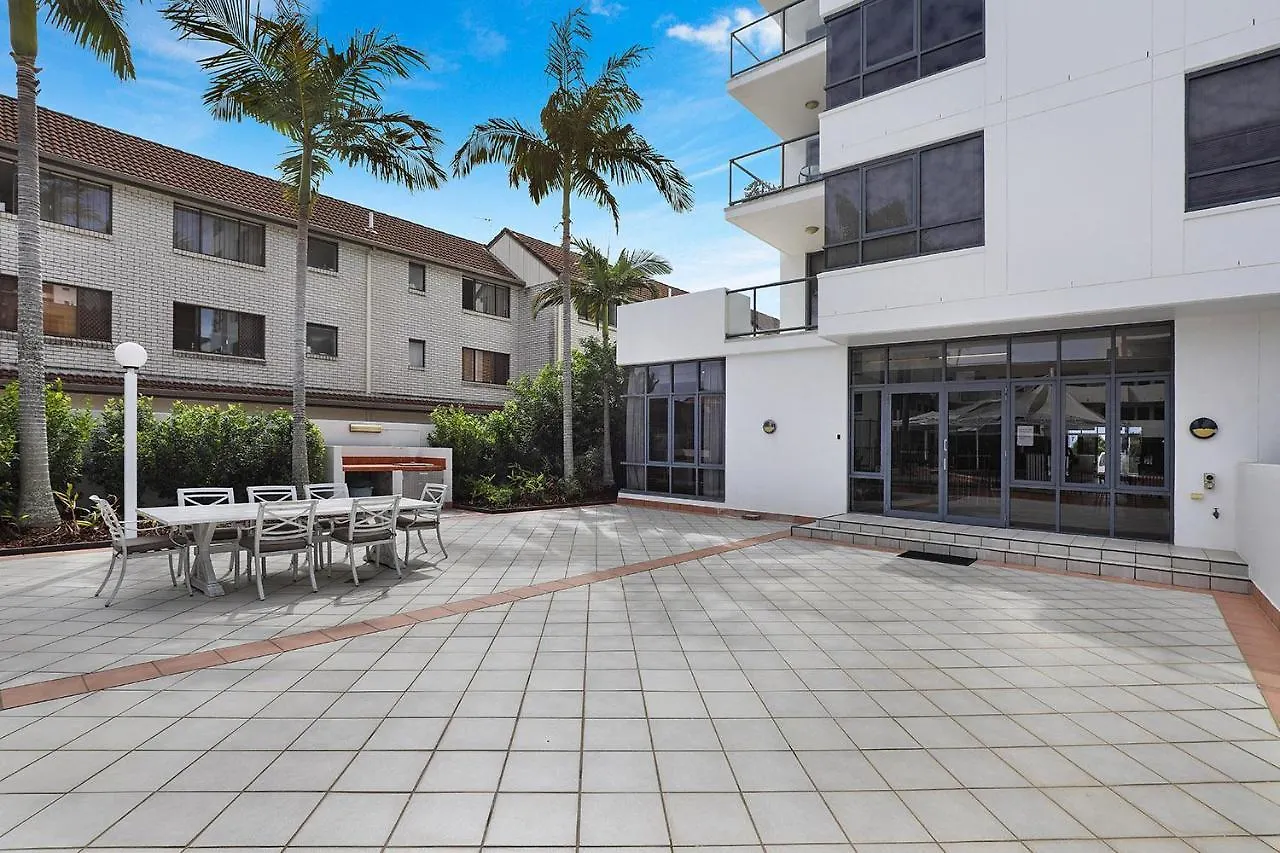 Aqualine On The Broadwater Apartmanhotel