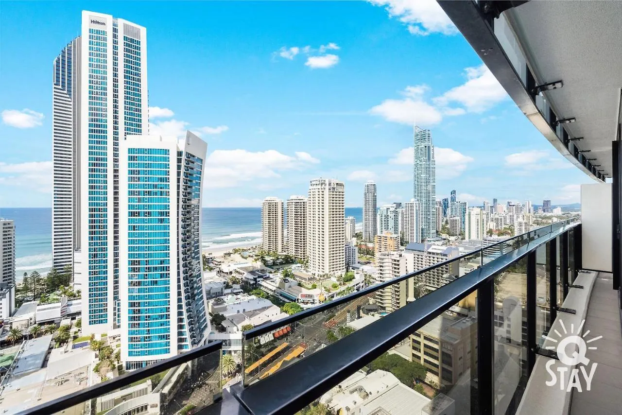 Circle On Cavill 2 Bedroom 1 Bathroom Ocean View — Q