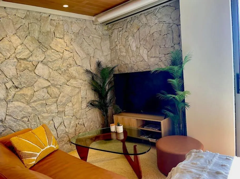 Chic Beachside Getaway 2br 2bath Fully Equipped Apartment *