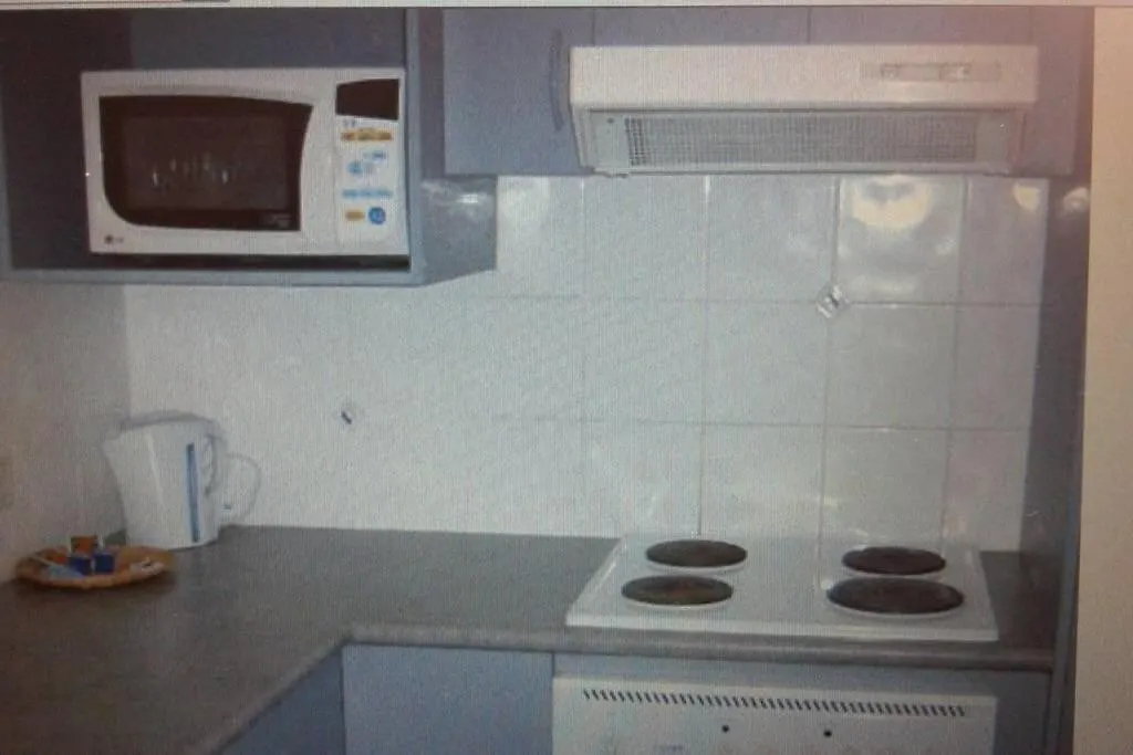 Surfers Paradise - 1 Bedroom Fully Furnished Apartment