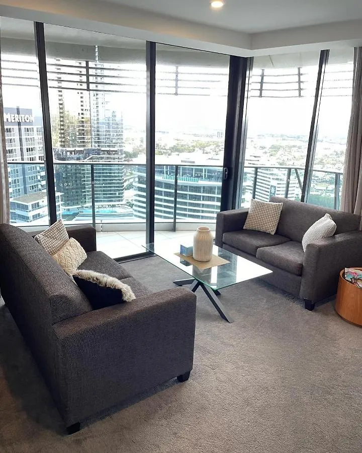 公寓 4 Bedroom Luxury Sub Penthouse Oracle Broadbeach Level 31 Magnificent Views 260m2 Family Skyhome Sleeps 8 Adults And 2 Children, Sofa Bed Portacot, High Chair To Everything Skyhome 5 Star 黄金海岸