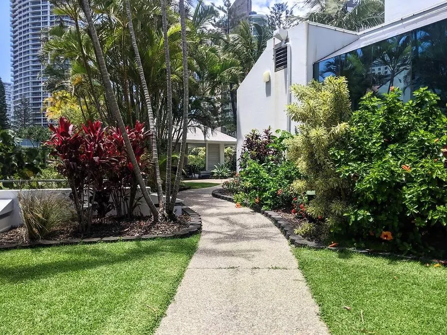 Longbeach Luxe, Surfers Paradise