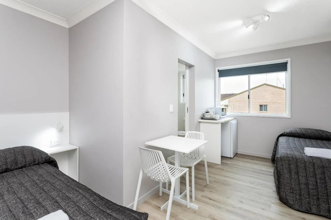 Motel Burleigh 3*
