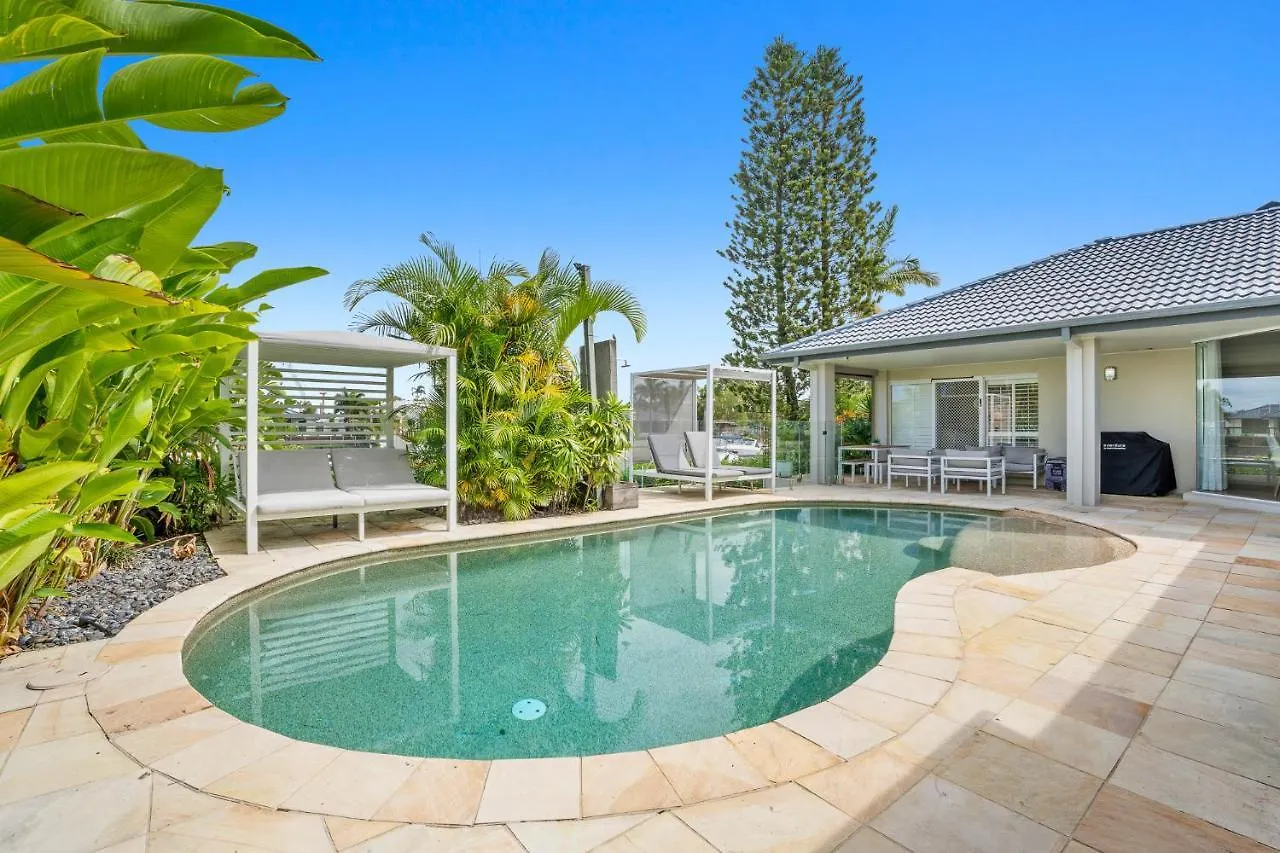 Seaclusion 5 Bed Waterfront, Sleeps 12 Ferienhaus