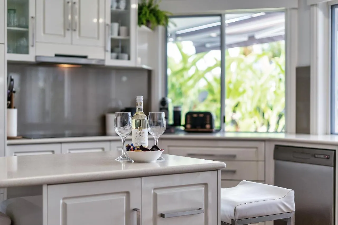 Seaclusion 5 Bed Waterfront, Sleeps 12 Ferienhaus Gold Coast