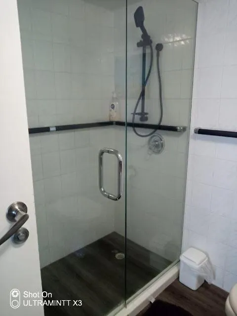 Beachfront Views Great Location Welcome To The Oceanau Apartamento