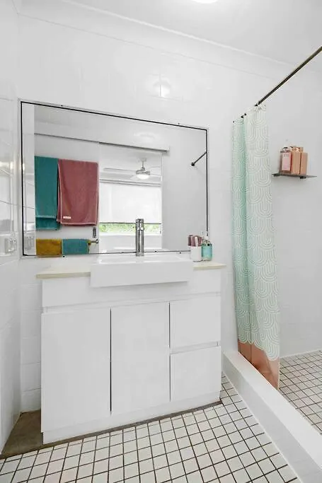 Blush On Broadbeach- Beachside And Pet Friendly, 3rd Floor Walk Up Gold Coast