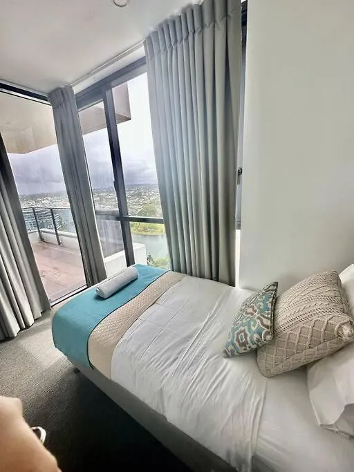 Modern Sophistication Broadbeach Апартаменты *