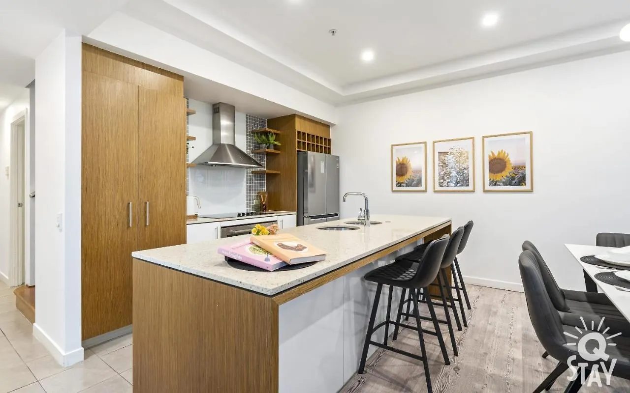 Wings Penthouses - Qstay Apartman
