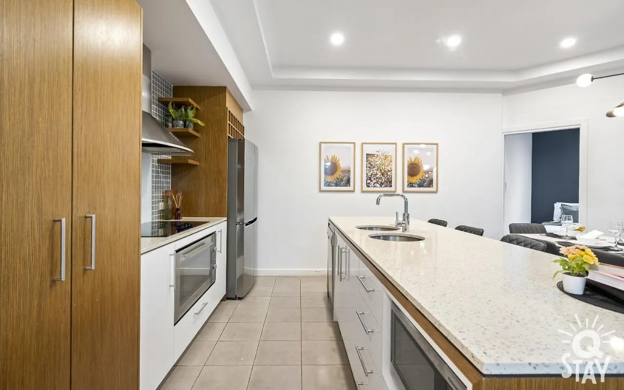 Wings Penthouses - Qstay Apartman