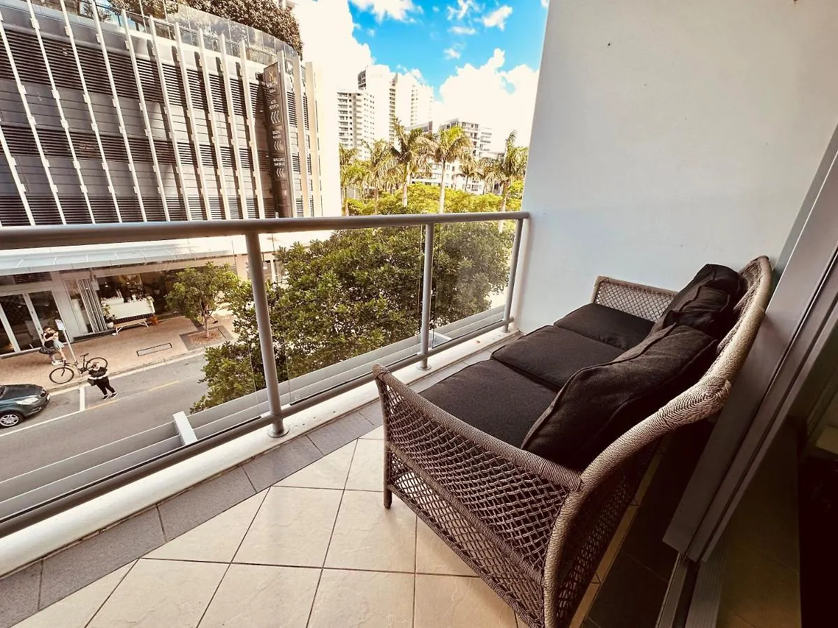 Exquisitely Furnished 2 Bedroom Apartment! Gold Coast
