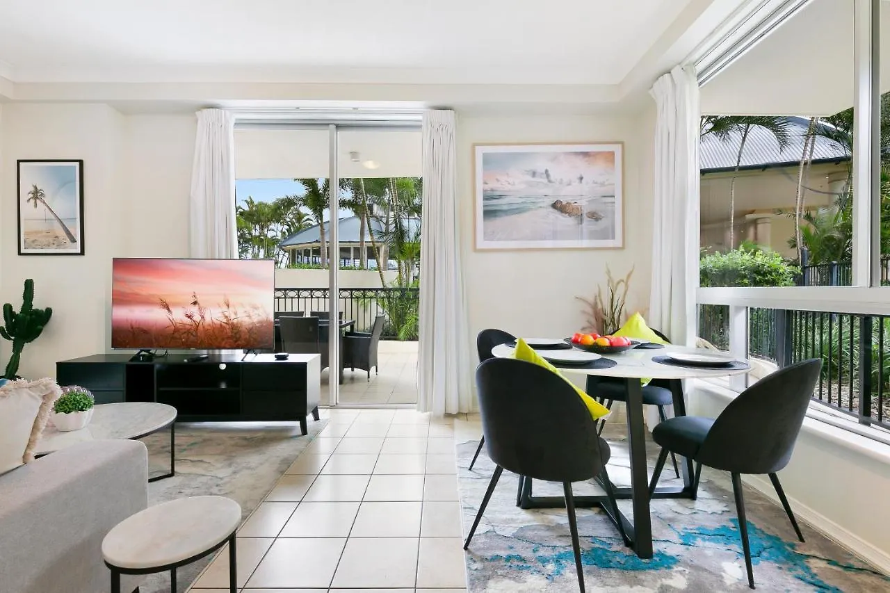 Iconic Chevron Renaissance Private *