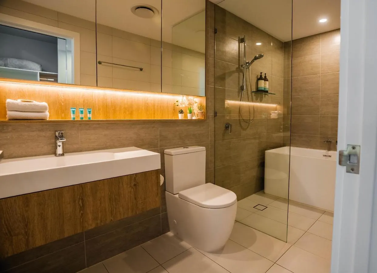 2 Bedroom Luxurious Family Next To Pacific Fair - Broadbeach Gc22