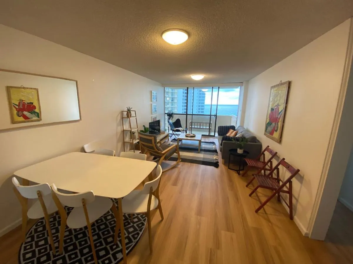 Surfers Private 아파트