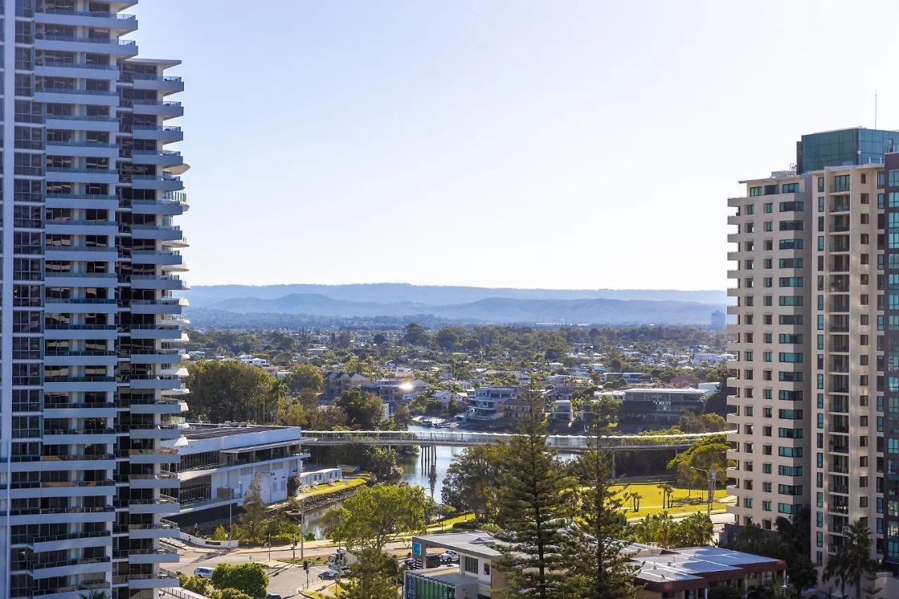 Ultiqa Signature At Broadbeach Апартаменты