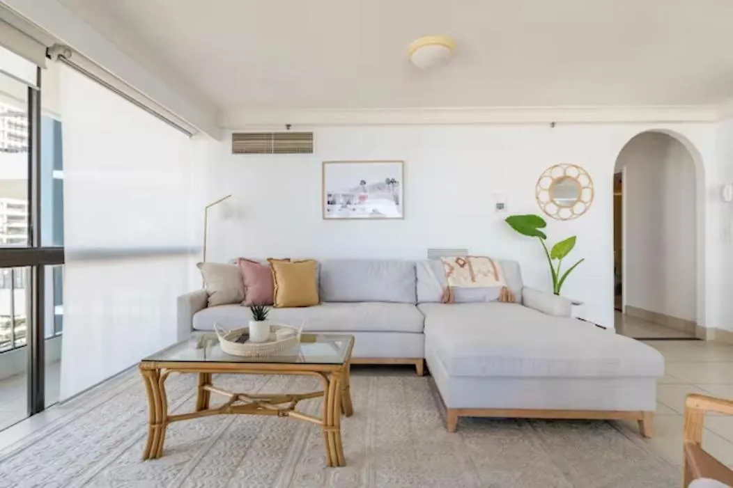 Longbeach Luxe, Surfers Paradise * Gold Coast