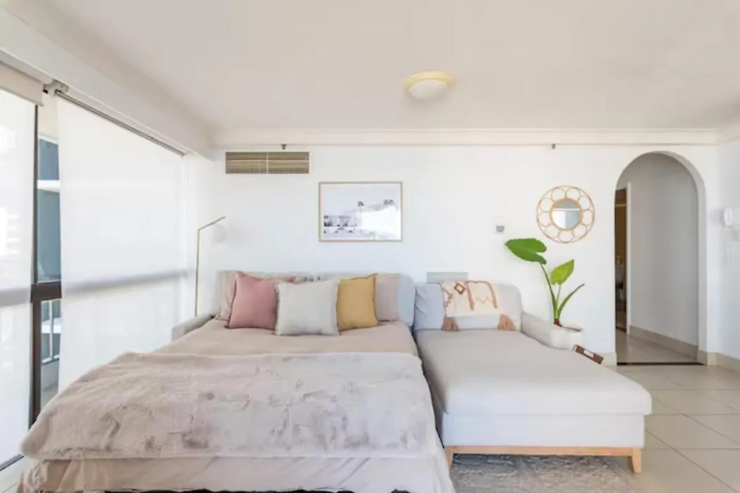Longbeach Luxe, Surfers Paradise