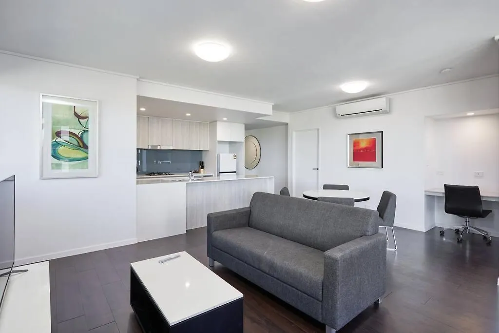 Two Bedroom In Robina Center * Guldkusten