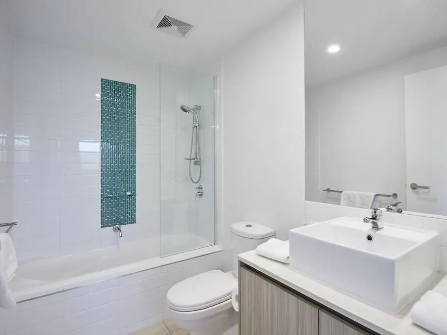 Two Bedroom In Robina Center *