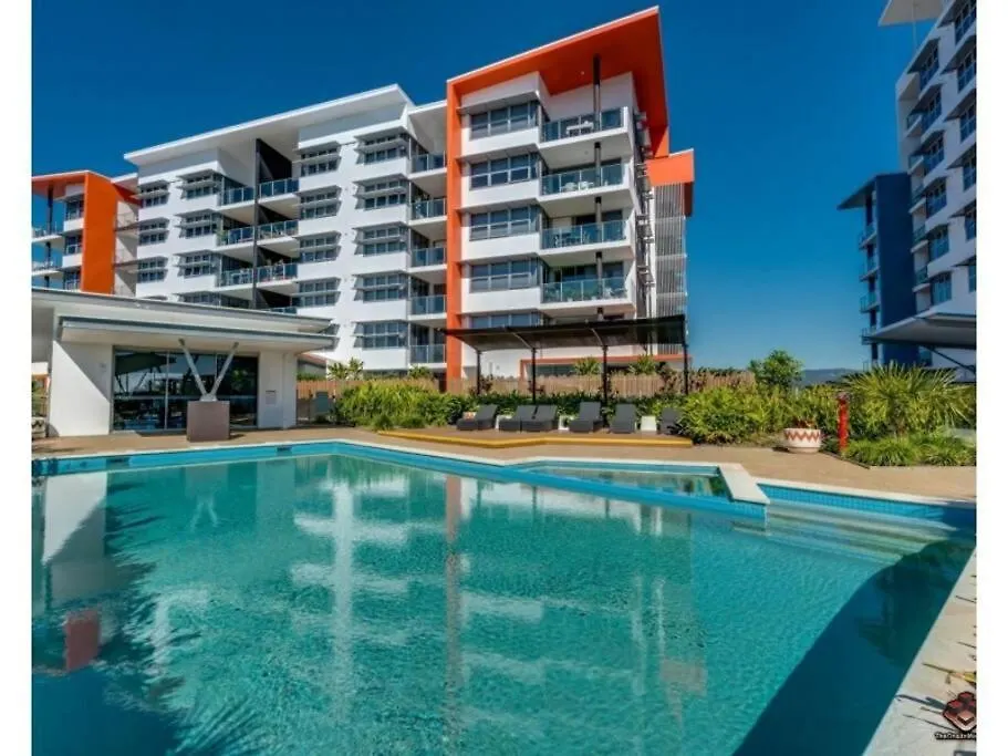 Two Bedroom In Robina Center Guldkusten