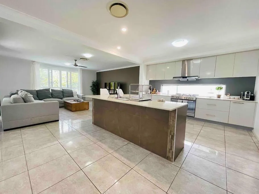 Theme Park Gateway Spacious 4bd Flamingo House * Gold Coast