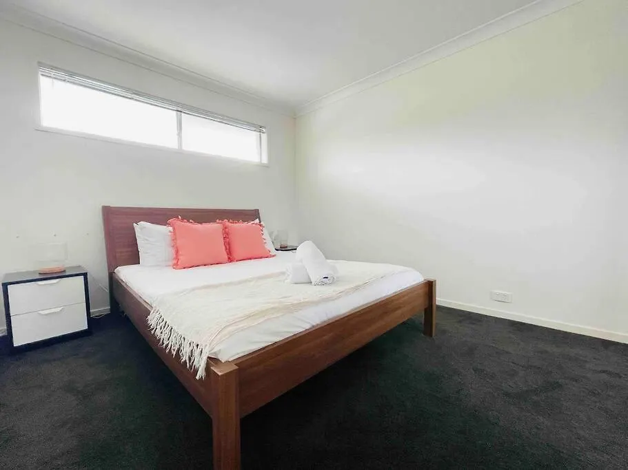 Theme Park Gateway Spacious 4bd Flamingo House * Gold Coast