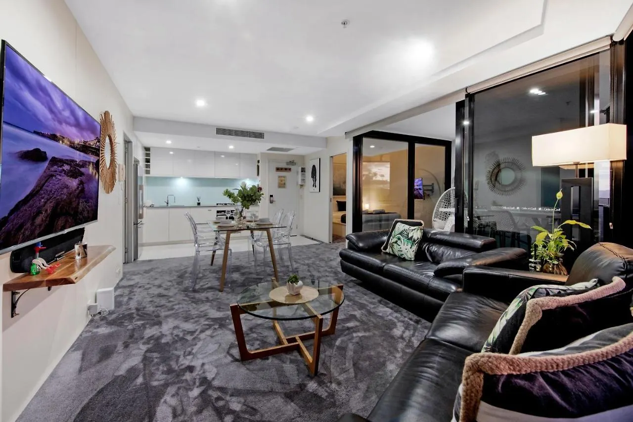 Circle On Cavill Surfers Paradise- 2 Bedroom Sky
