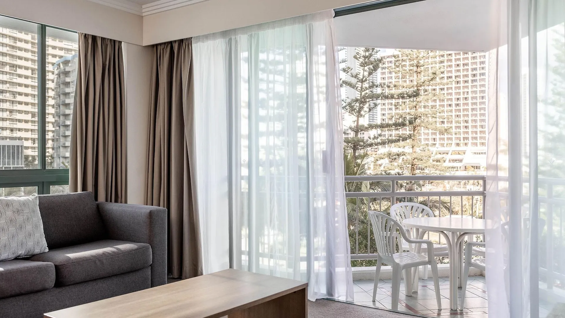 Mantra Crown Towers Aparthotel Gold Coast