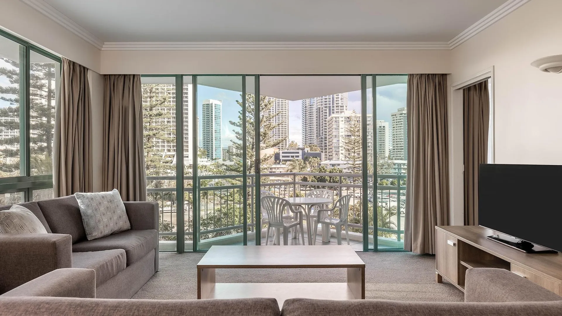 Mantra Crown Towers 4* Gold Coast