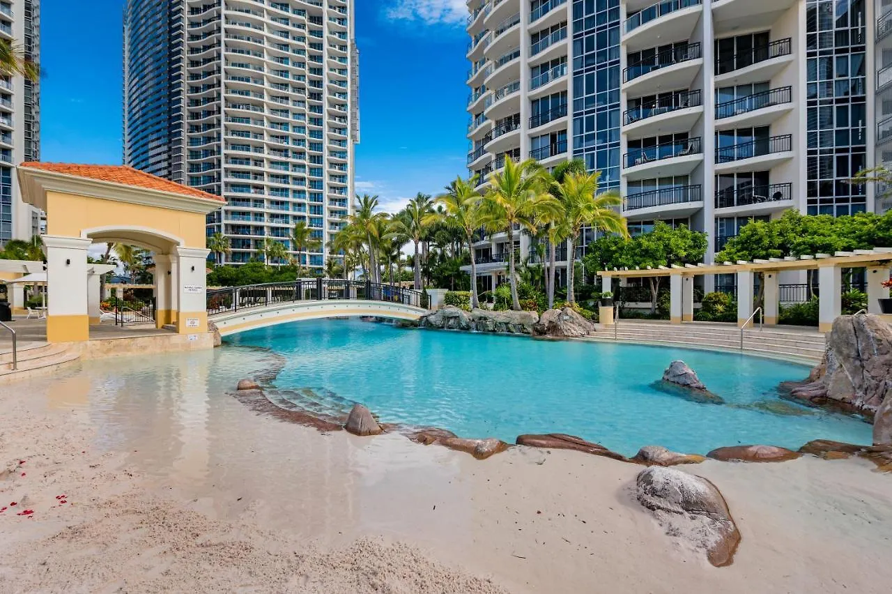 Surfers Paradise Chevron Sleeps 8 - Optimise
