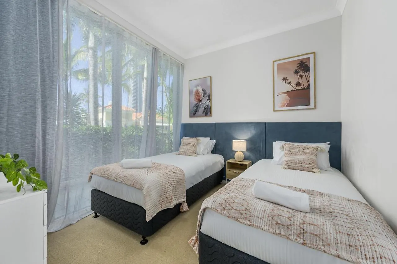 Surfers Paradise Chevron Sleeps 8 - Optimise Gold Coast