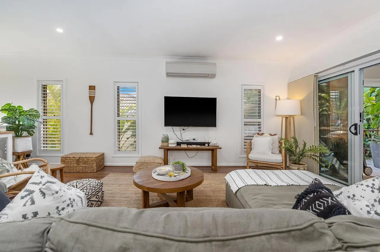 Burleigh House Holiday home *