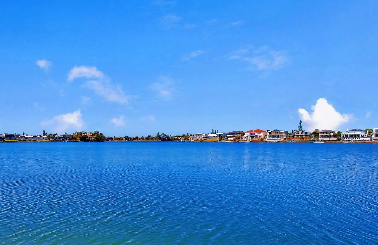 Holiday home Kozyguru Waterfront, With Private Jetty Qmw019 *