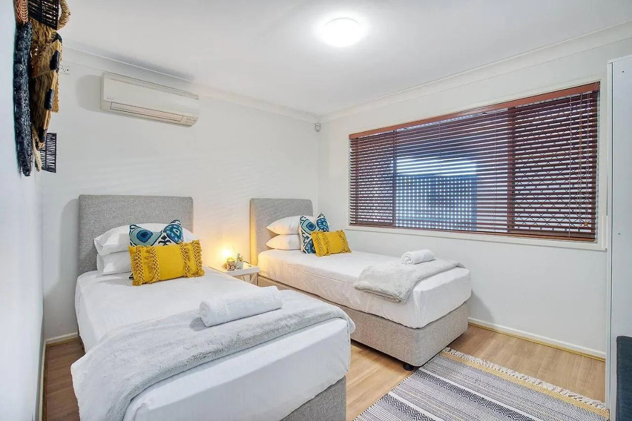 Apartamento 'buzzing Surfers' Vibrant Indoor-outdoor Lifestyle