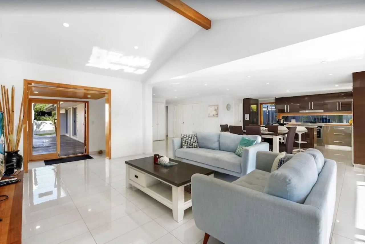 Waterfront Family Entertainer Tatil Evi