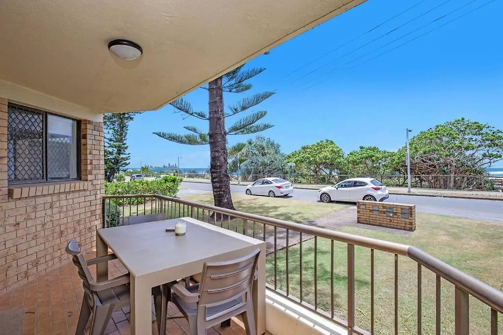Absolute Beachfront Apartment! Apartamento
