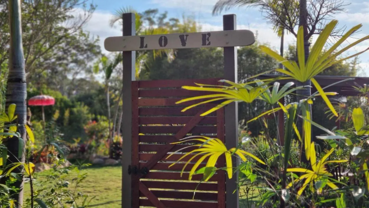 Healing Garden - California King Bed - Uluwatu 게스트하우스 골드코스트