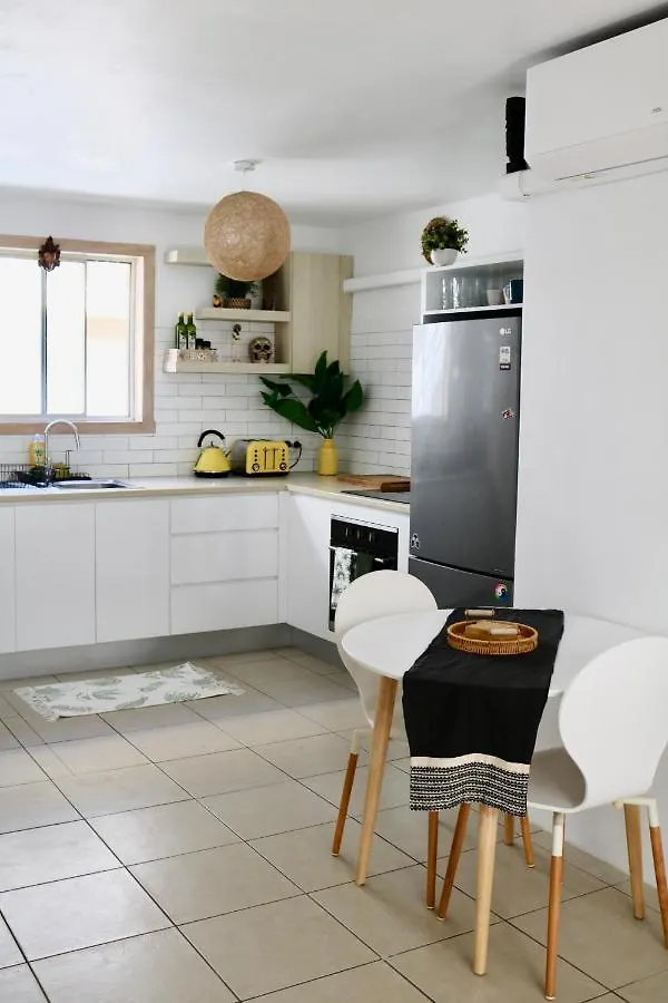Surf Shack In Iconic Rainbow Bay - Coolangatta Qld