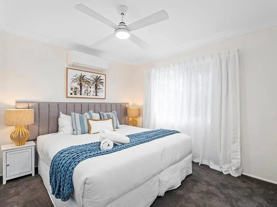 Southport Oasis 6br Pool Central