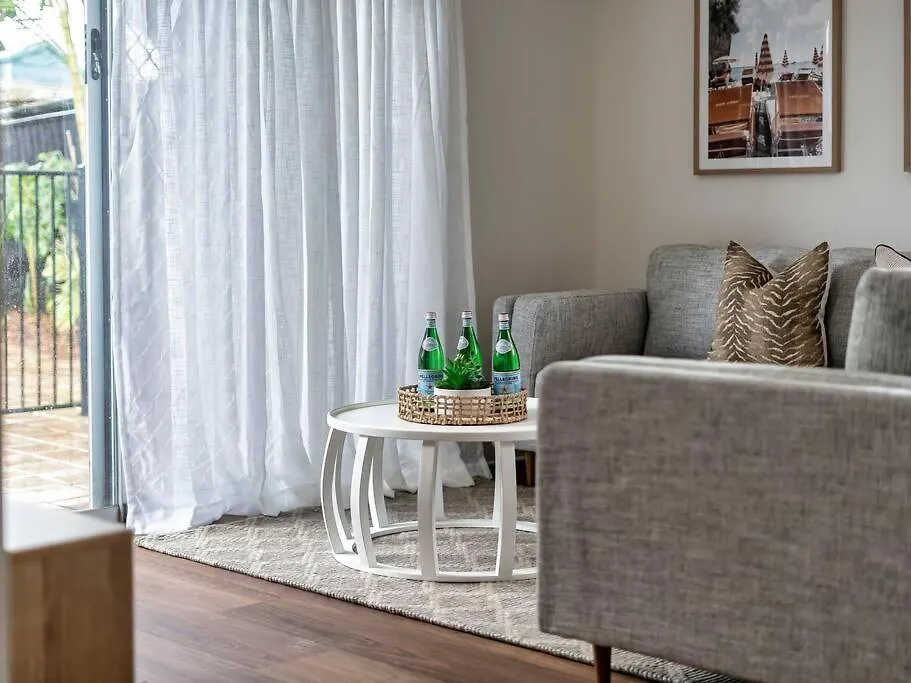 Southport Oasis 6br Pool Central *