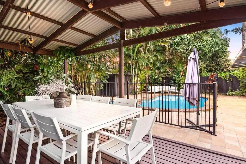 Villa Southport Oasis 6br Pool Central Gold Coast