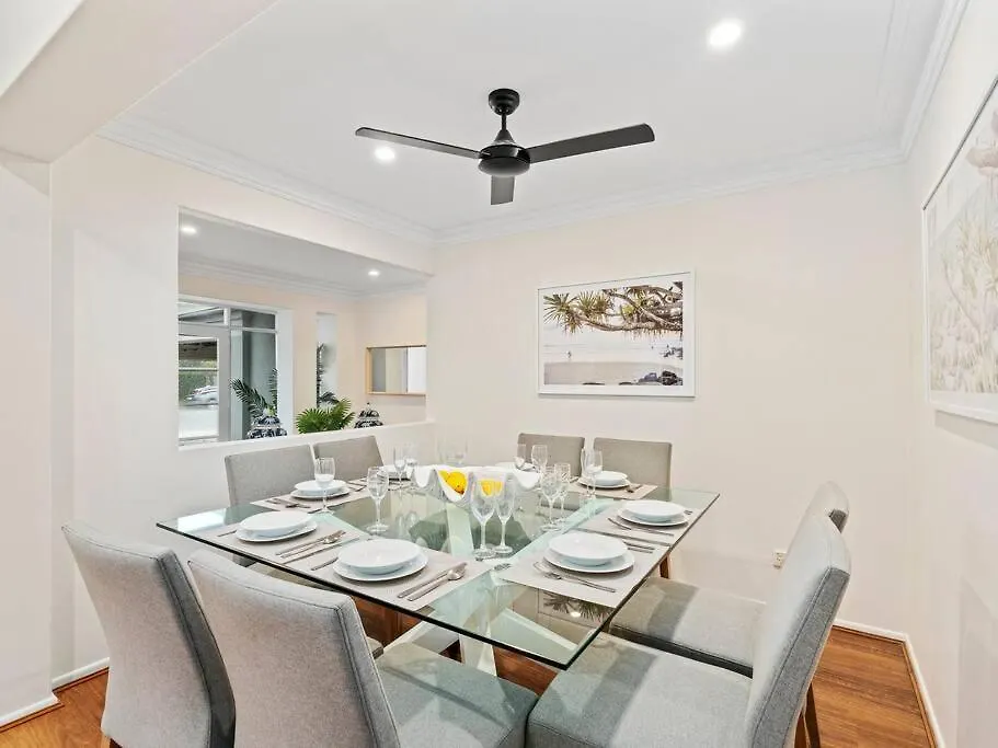 Southport Oasis 6br Pool Central * Gold Coast
