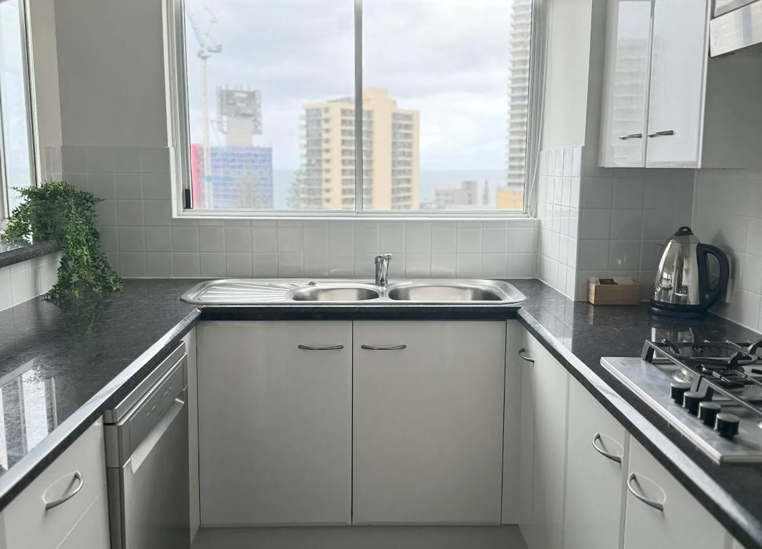 The Crest 4* Gold Coast