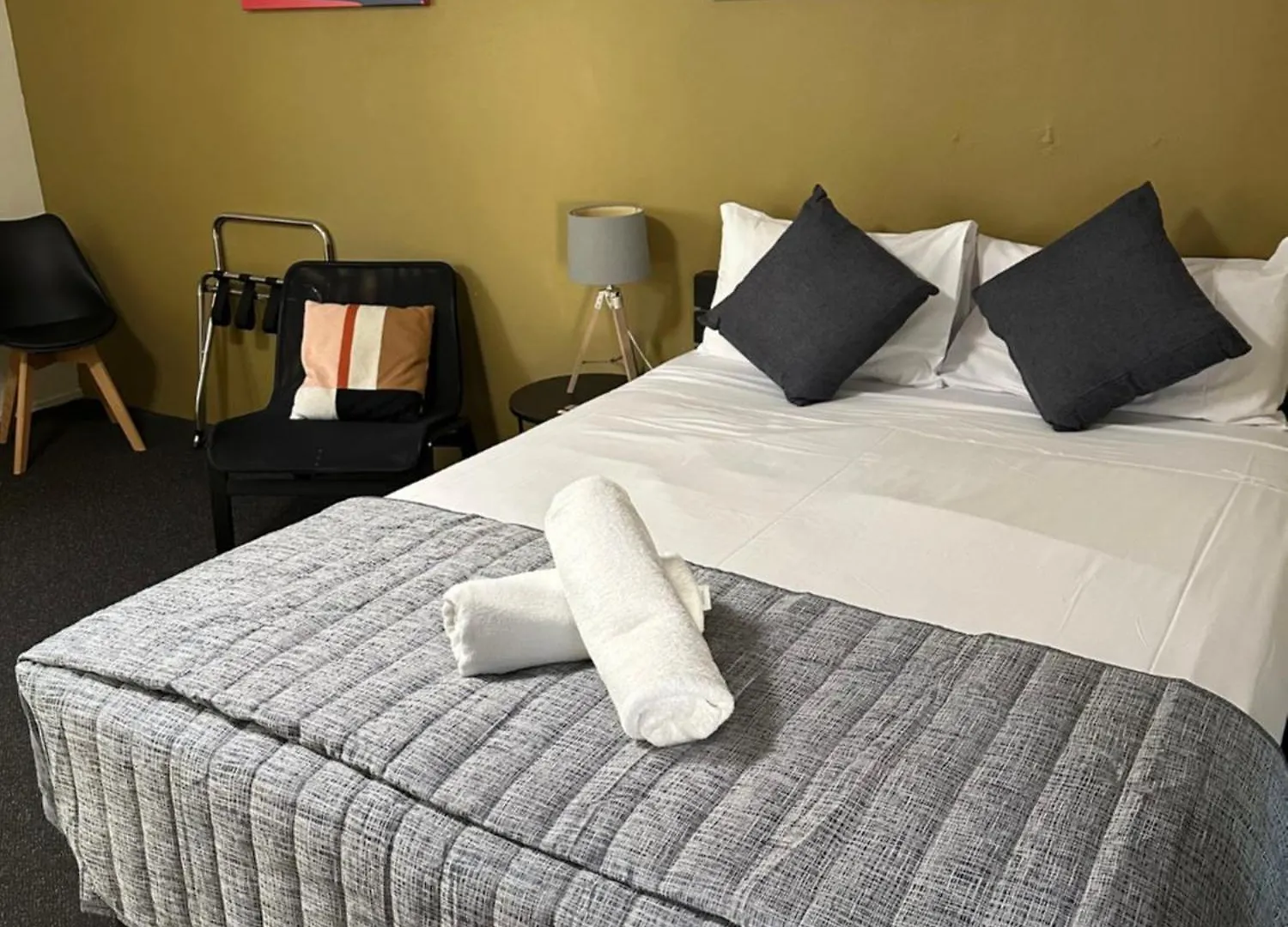 Motel Airport - Only 300 Meters To Airport Terminal 3*