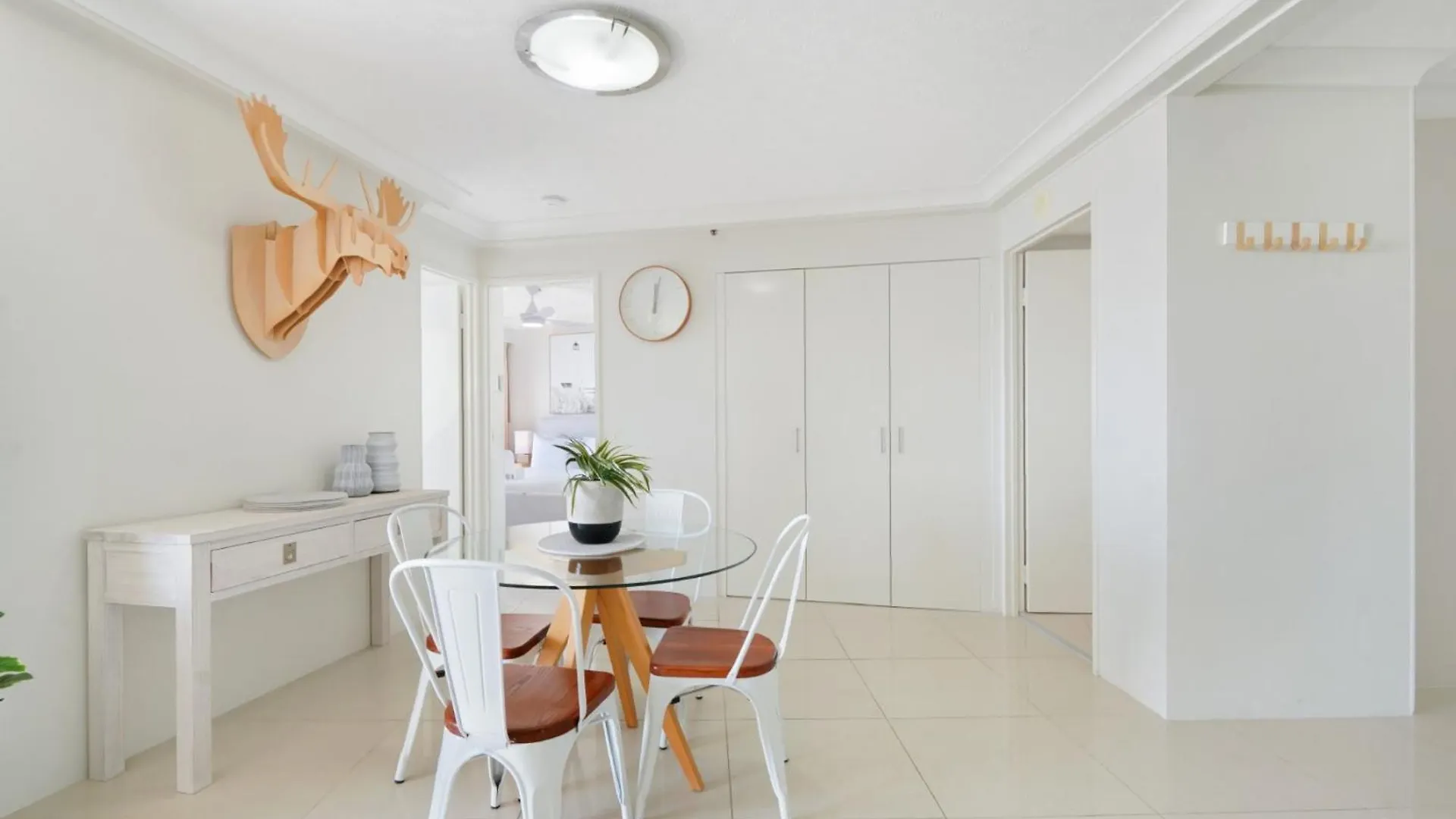 Apartment 2-bedroom With Impeccable Ocean Views