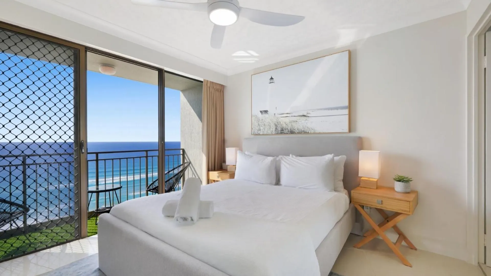 2-bedroom With Impeccable Ocean Views Gold Coast