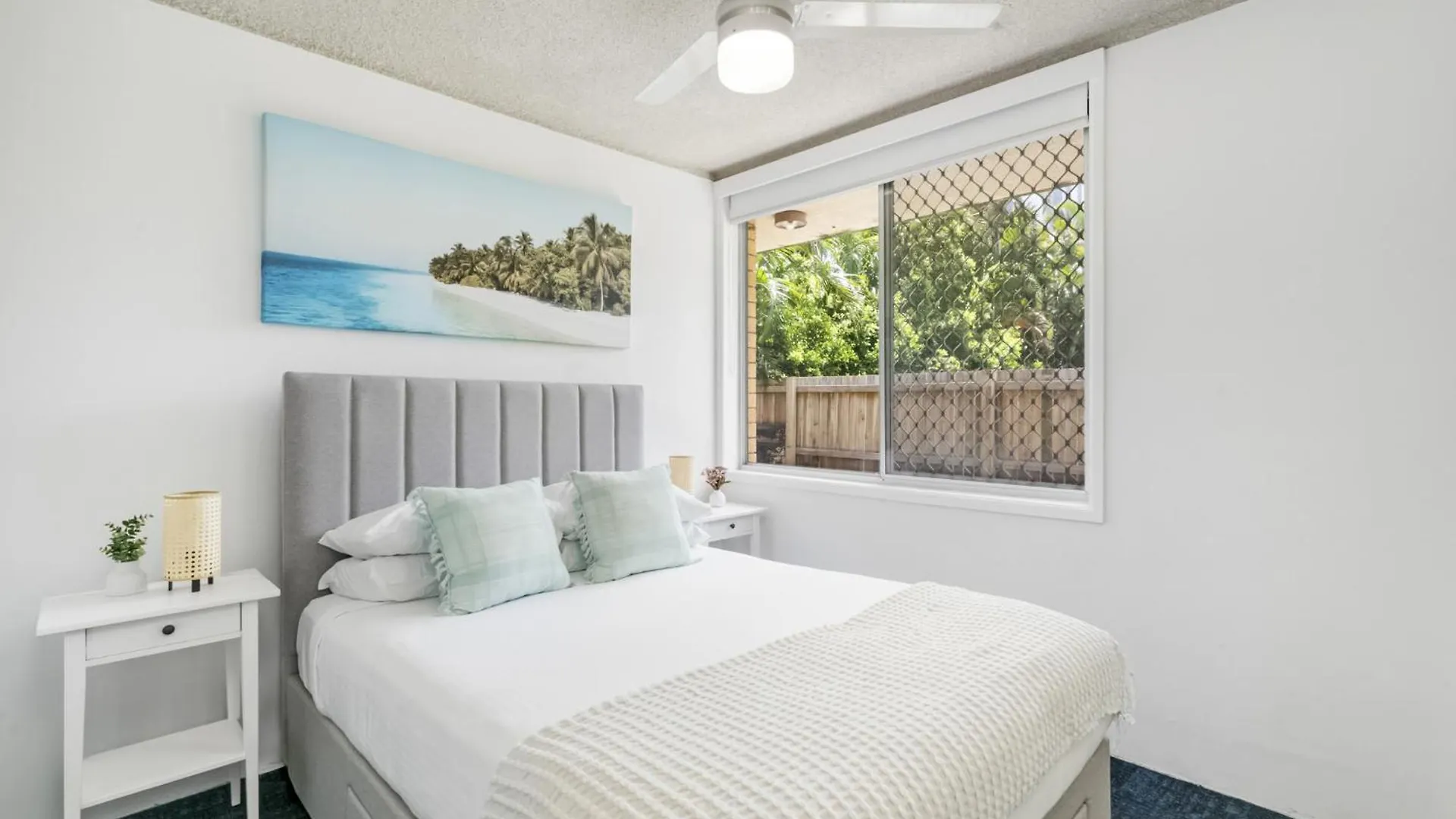 Cosy Ground Floor Unit Moments From The