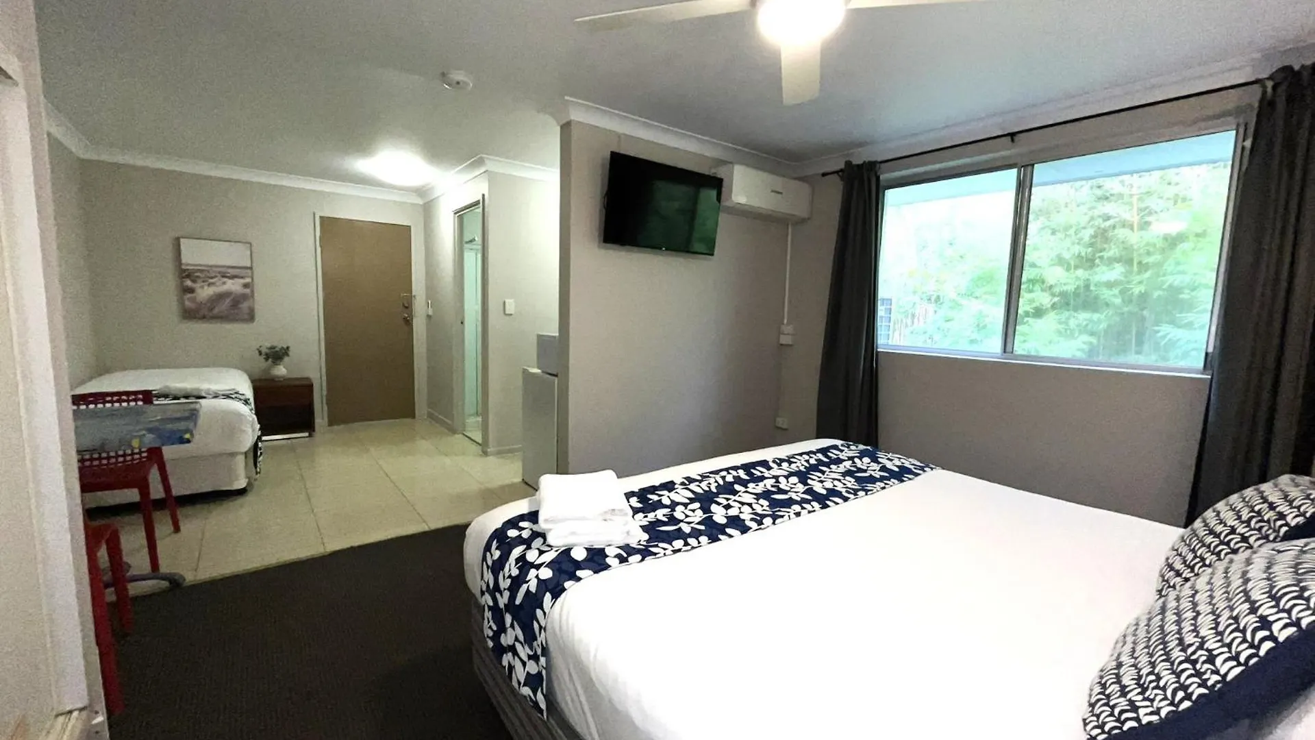 Browns Broadbeach Motel 3*
