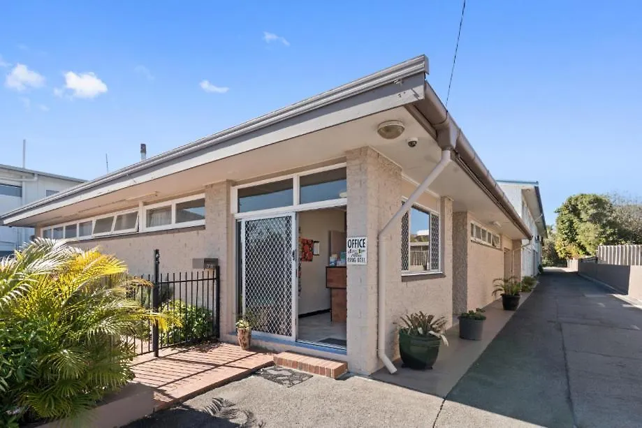 Browns Broadbeach Motel