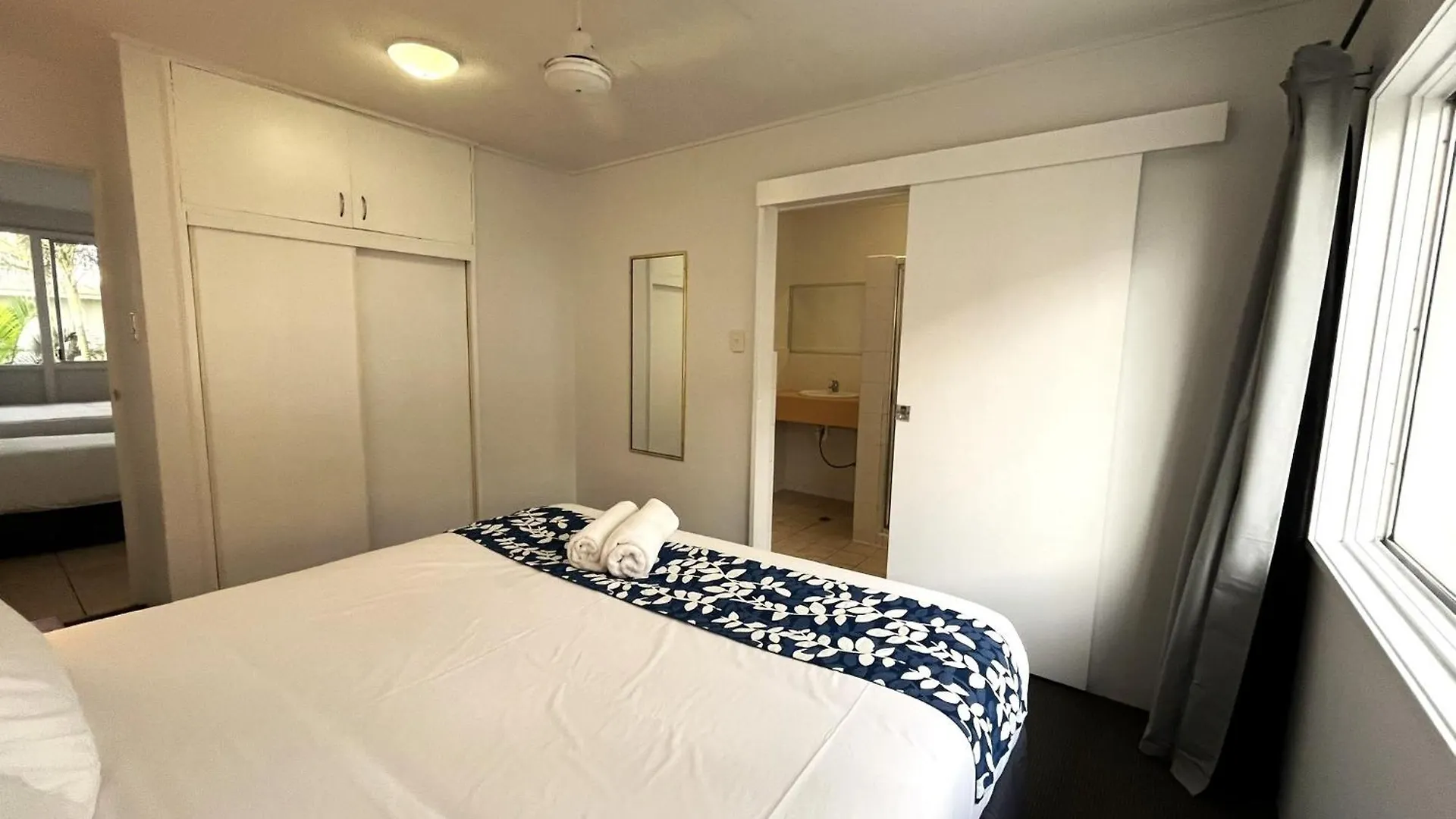Browns Broadbeach Motel
